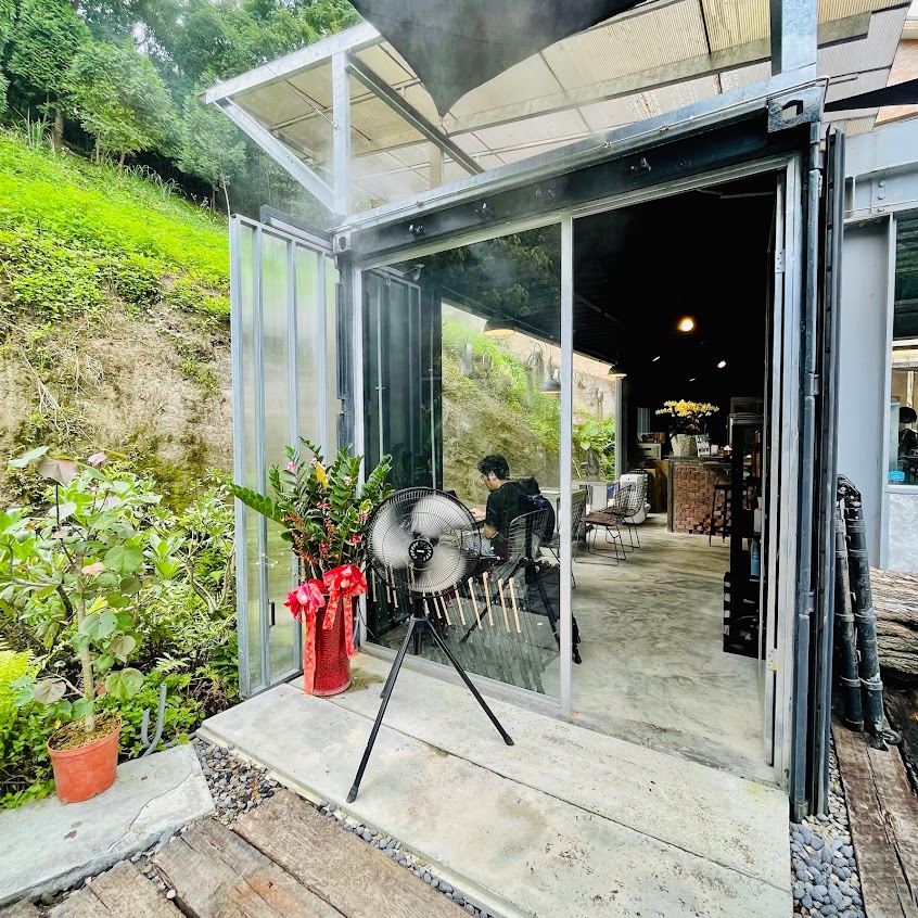 嚴咖啡 a yen cafe