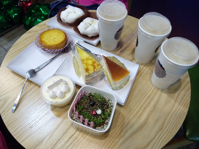 土地公廟旁鍋貼