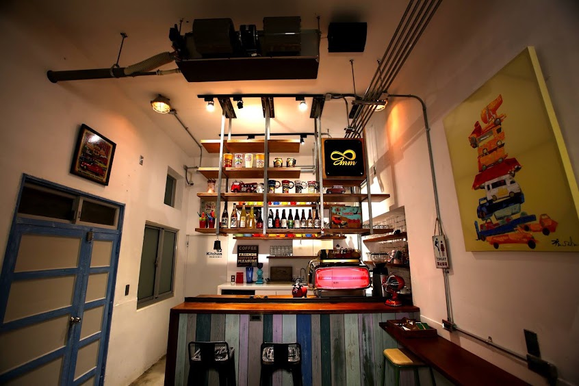 82mm Cafe (咖啡館)