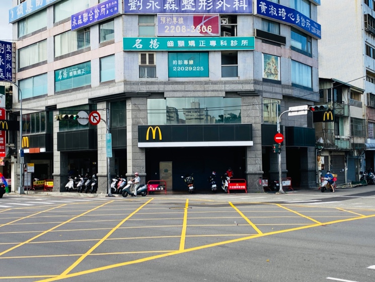 McCafé 咖啡-台中學士店