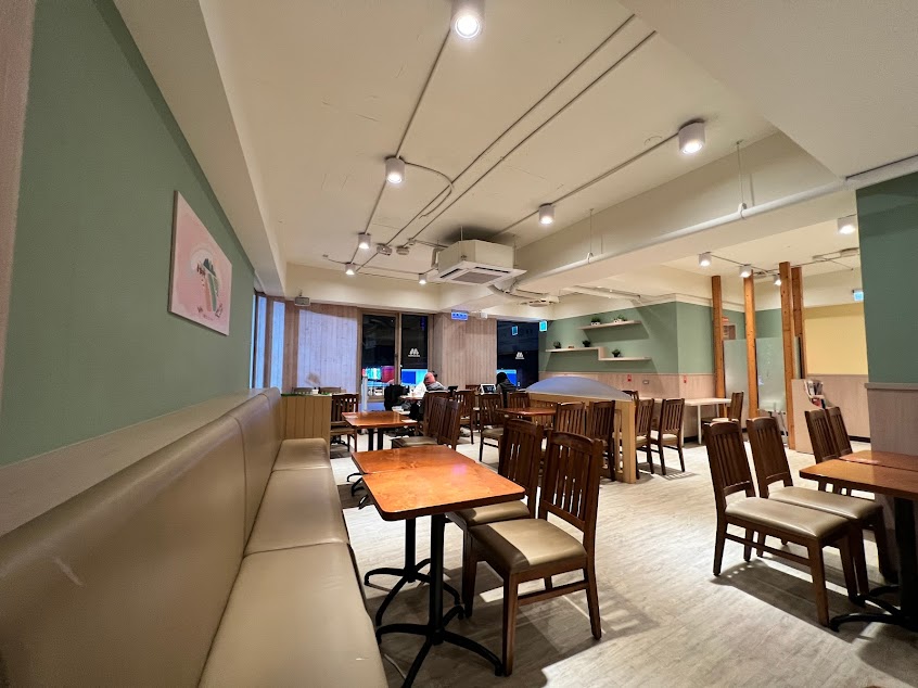 摩斯漢堡 台中軍功店