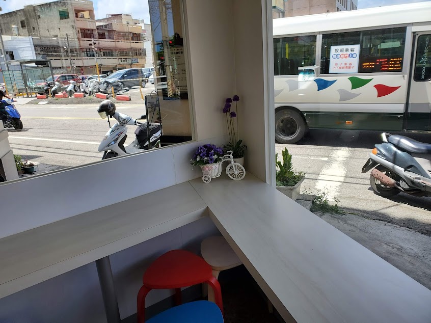 弘爺漢堡 – 新政店