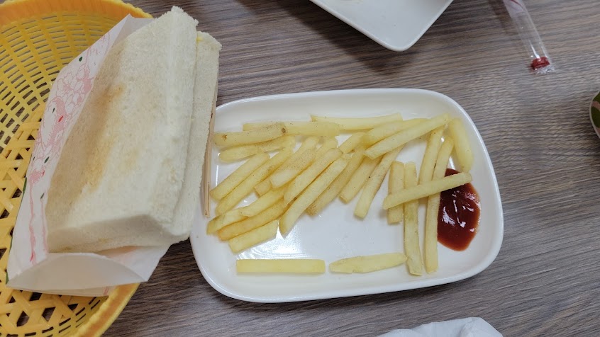 弘爺漢堡-甲中店