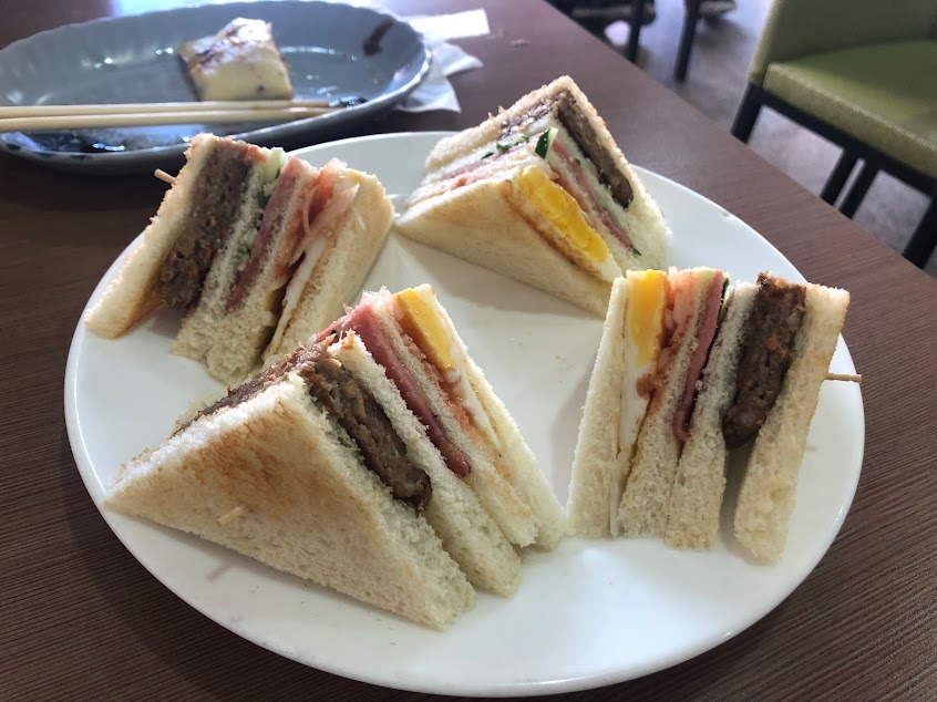 弘爺漢堡 – 鰲峰二店