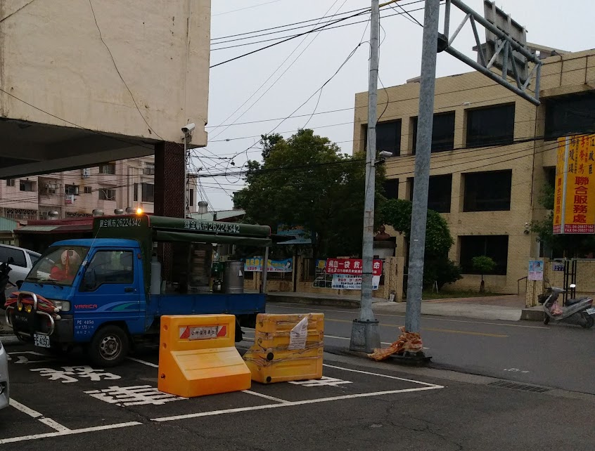 早餐餐車(飯糰,豆漿…)