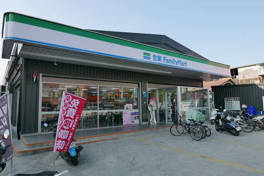 全家便利商店 官田新田店