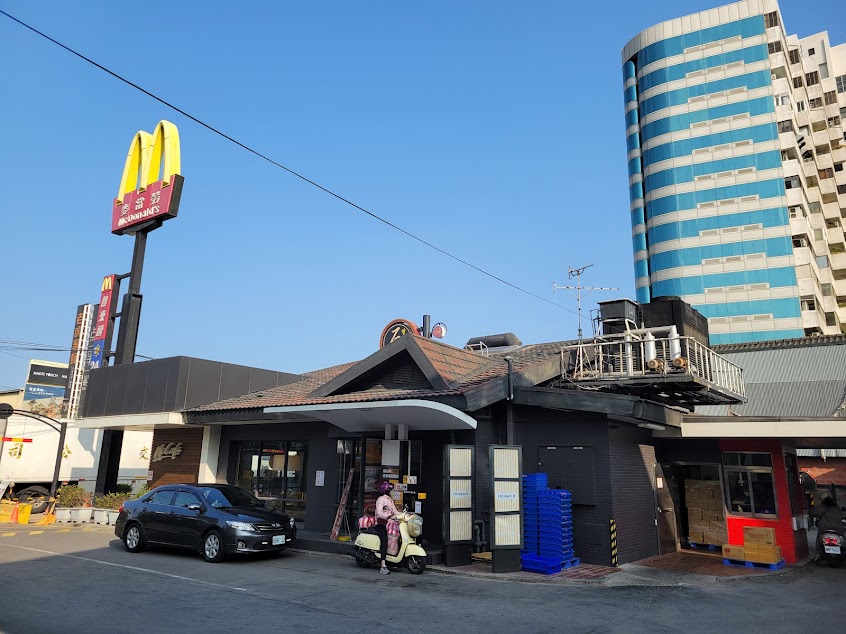 麥當勞-台南中華餐廳（設有得來速）