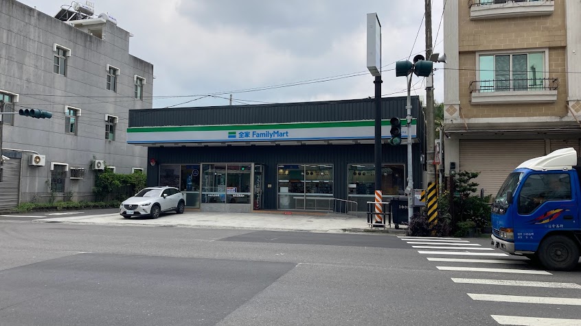 全家便利商店 關廟五甲店