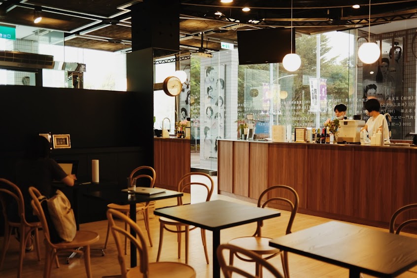 Café Conté康德咖啡（本月營業時間請見IG公告，咖啡課程與客座，最新活動資訊請至康德IG)