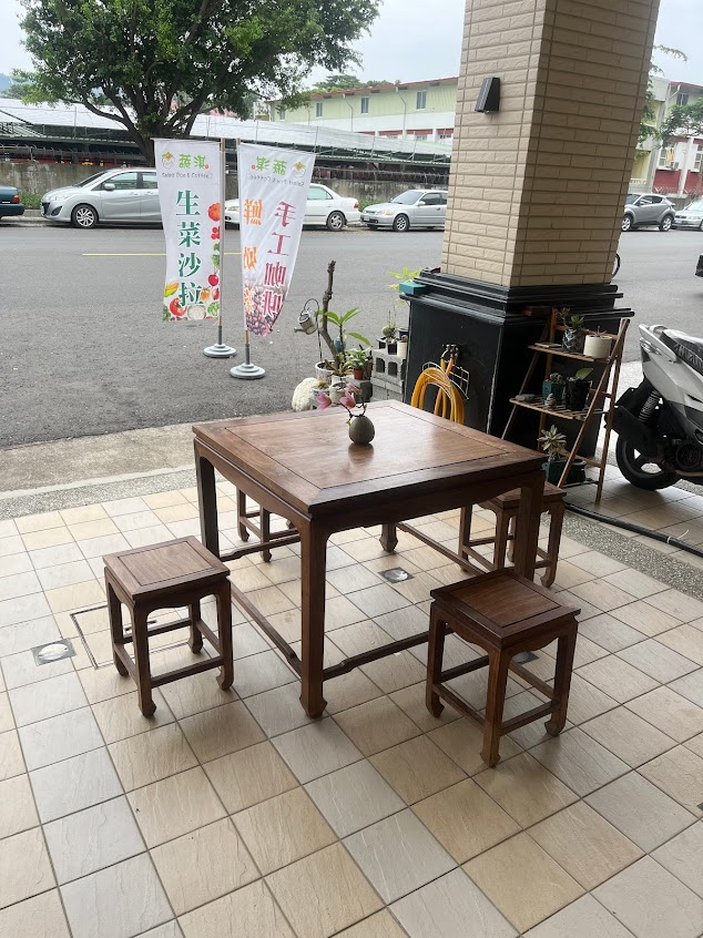 蔬淇生菜沙拉咖啡鮮奶茶專賣店