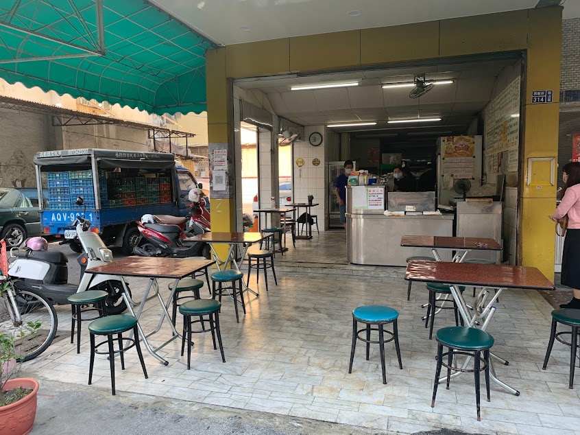 樂樂複合式餐飲