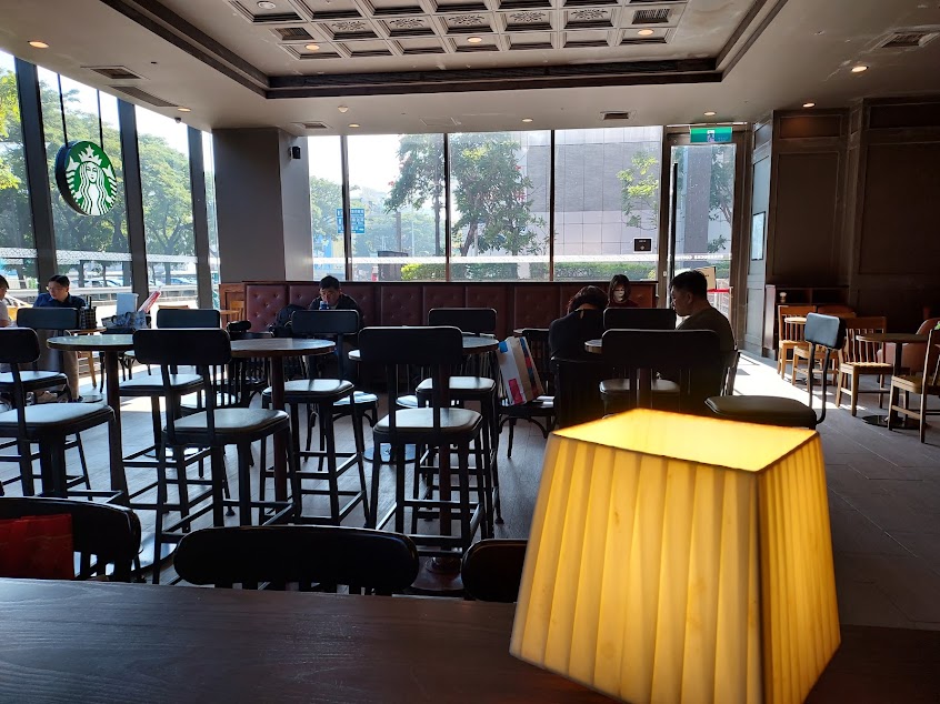 星巴克 新光左營門市