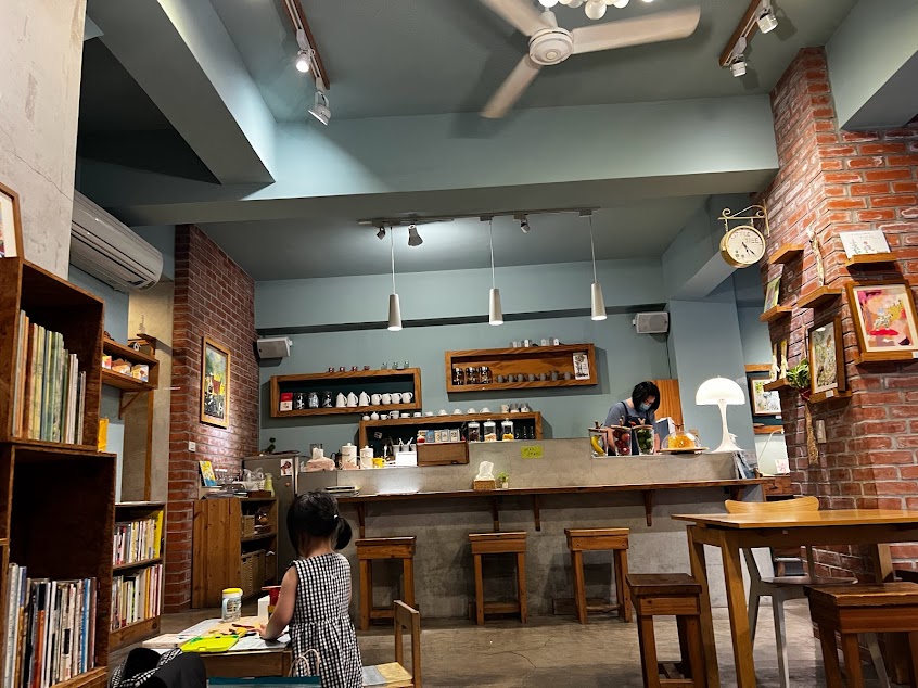 小樹的家繪本咖啡館