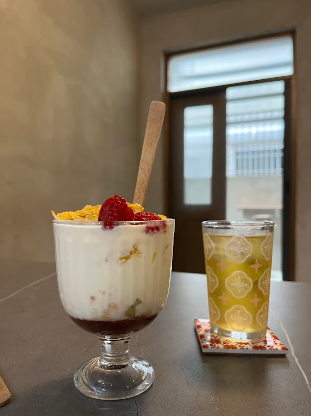 第三空間咖啡/1F。聞喜英語工作室/2F